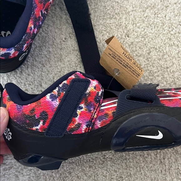Women’s Nike Spin/Cycle Shoes- 9.5 - Picture 6 of 8